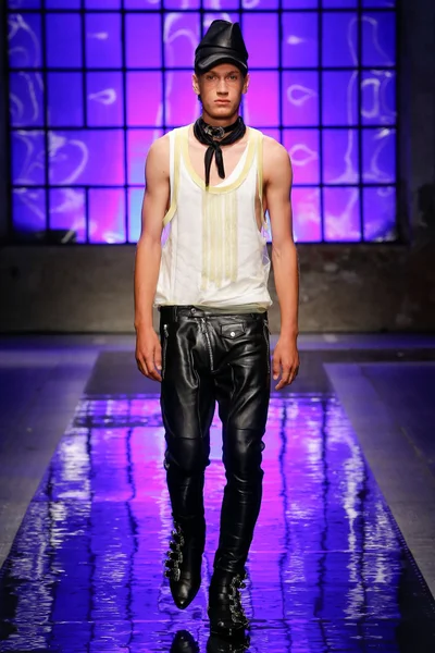 Look 47